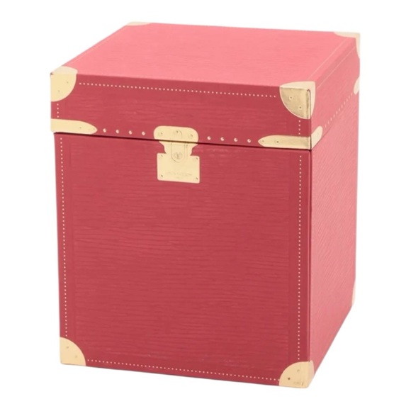 Bobbi’s Luxury - Picture 3 of 5